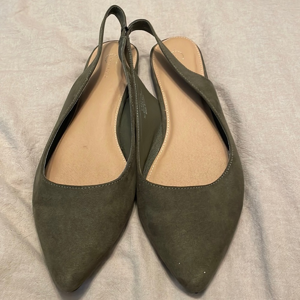 Size 10 Women’s Olive Flats